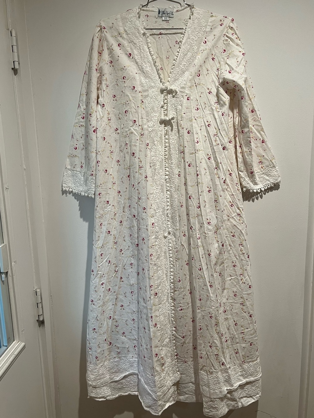 The 1 for U White Pink Floral Boho Cottagecore Long Housecoat Lace Pockets Small